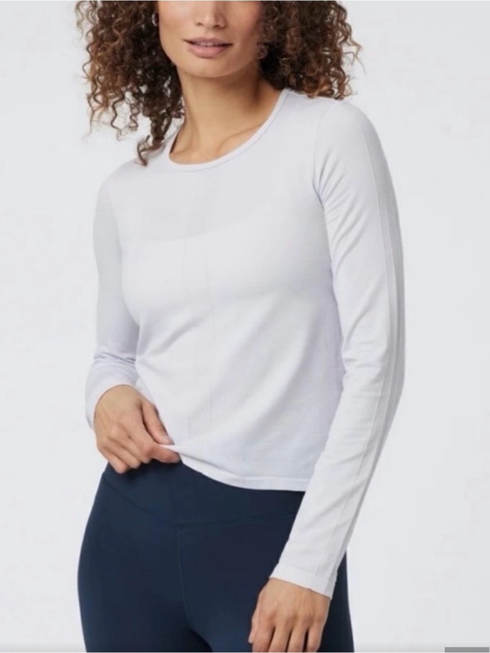 Vuori White Long Sleeve Crewneck Top